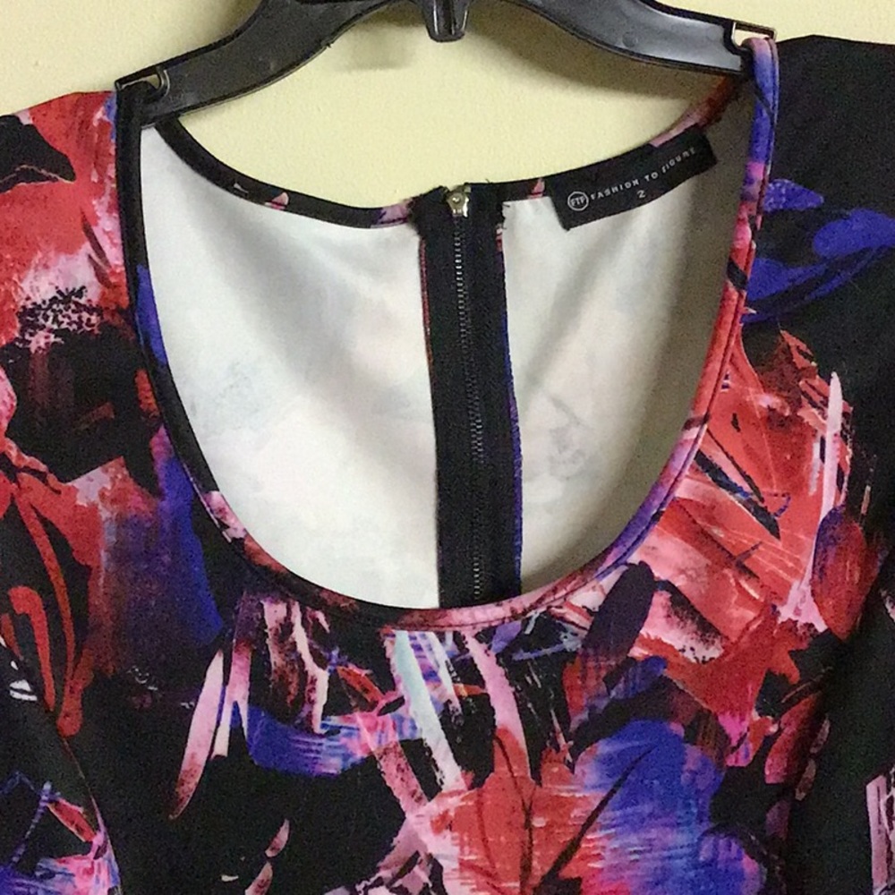Multi Colored Sleeveless Blouse With Side Tail View 4